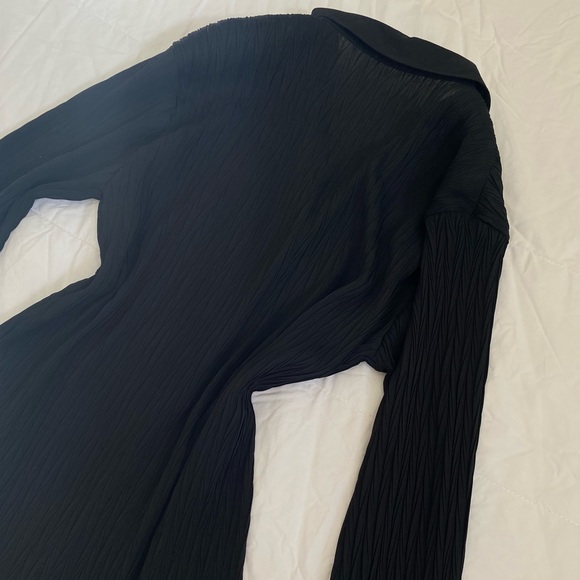 NICOLA Black Ridged Detailed Button Down Blouse - Picture 5 of 6